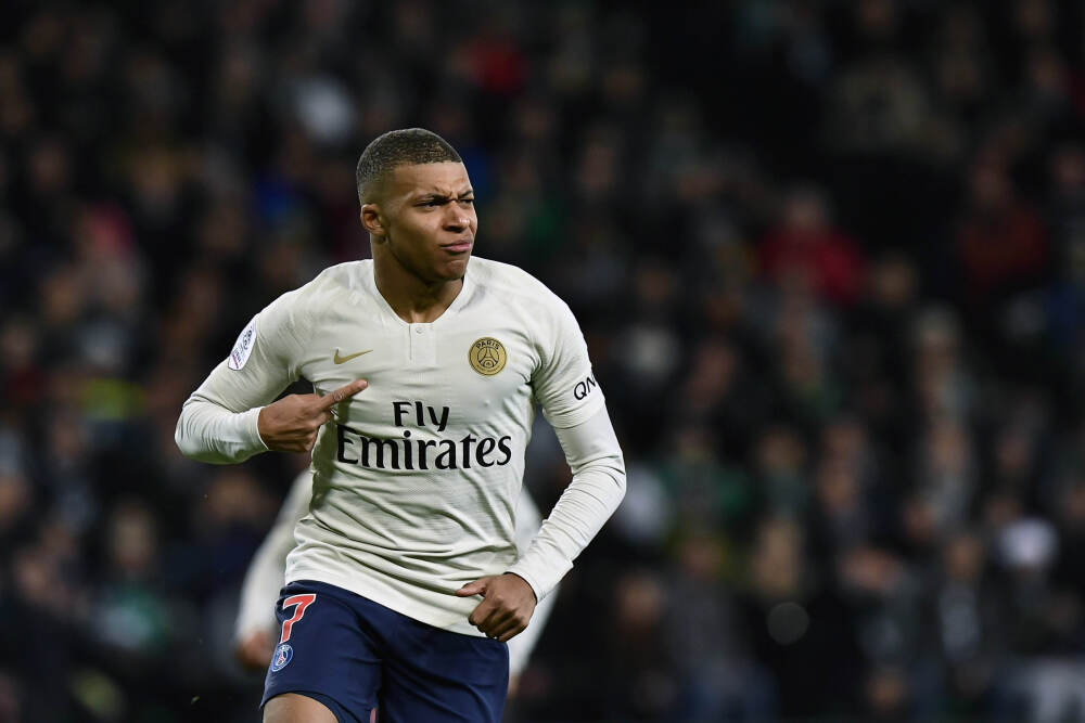 卡地亚举办亮灯仪式